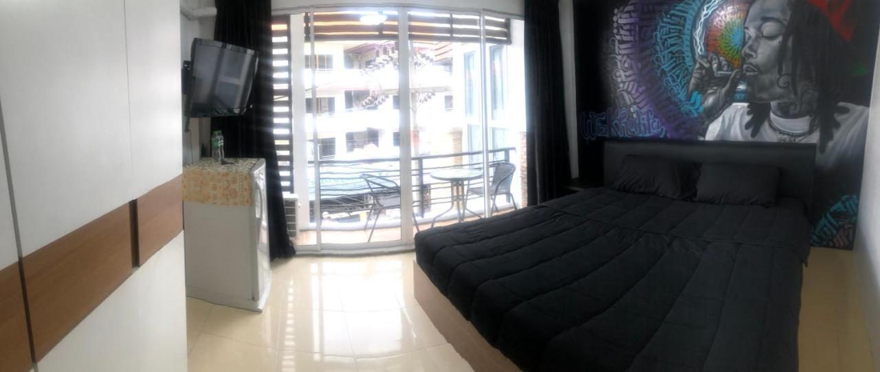Bonkers Guesthouse Pattaya Ngoại thất bức ảnh